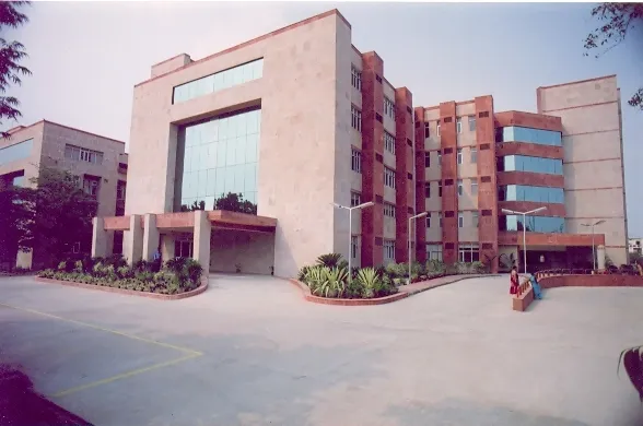 Dharamshila Cancer Hospital - photo 3